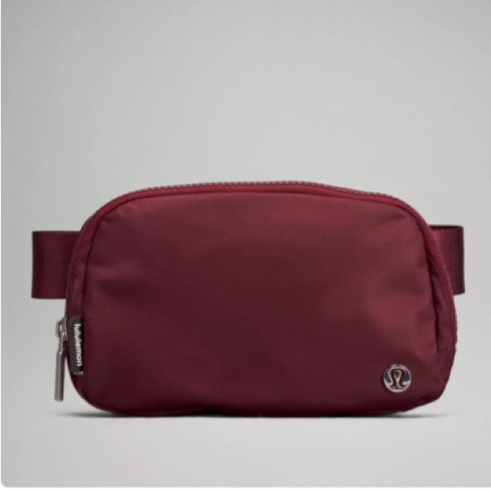 Lululemon Everywhere Belt Bag NWT - Picture 1 of 4